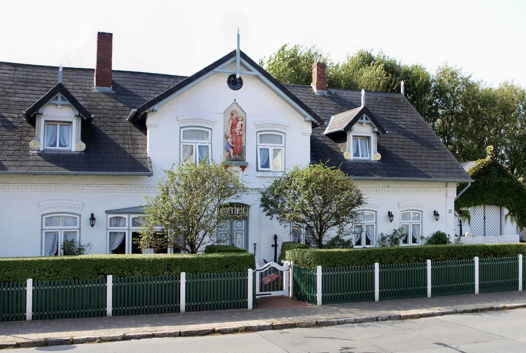 Hotel Friesenhof Wenningstedt-Braderup Exteriör bild